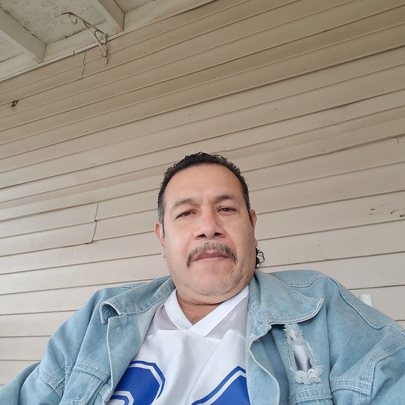 Meet your Posher, Everardo - Picture 1 of 1